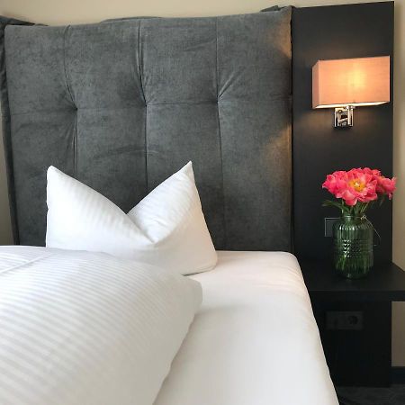 Ross Hotel Stuttgart Ngoại thất bức ảnh