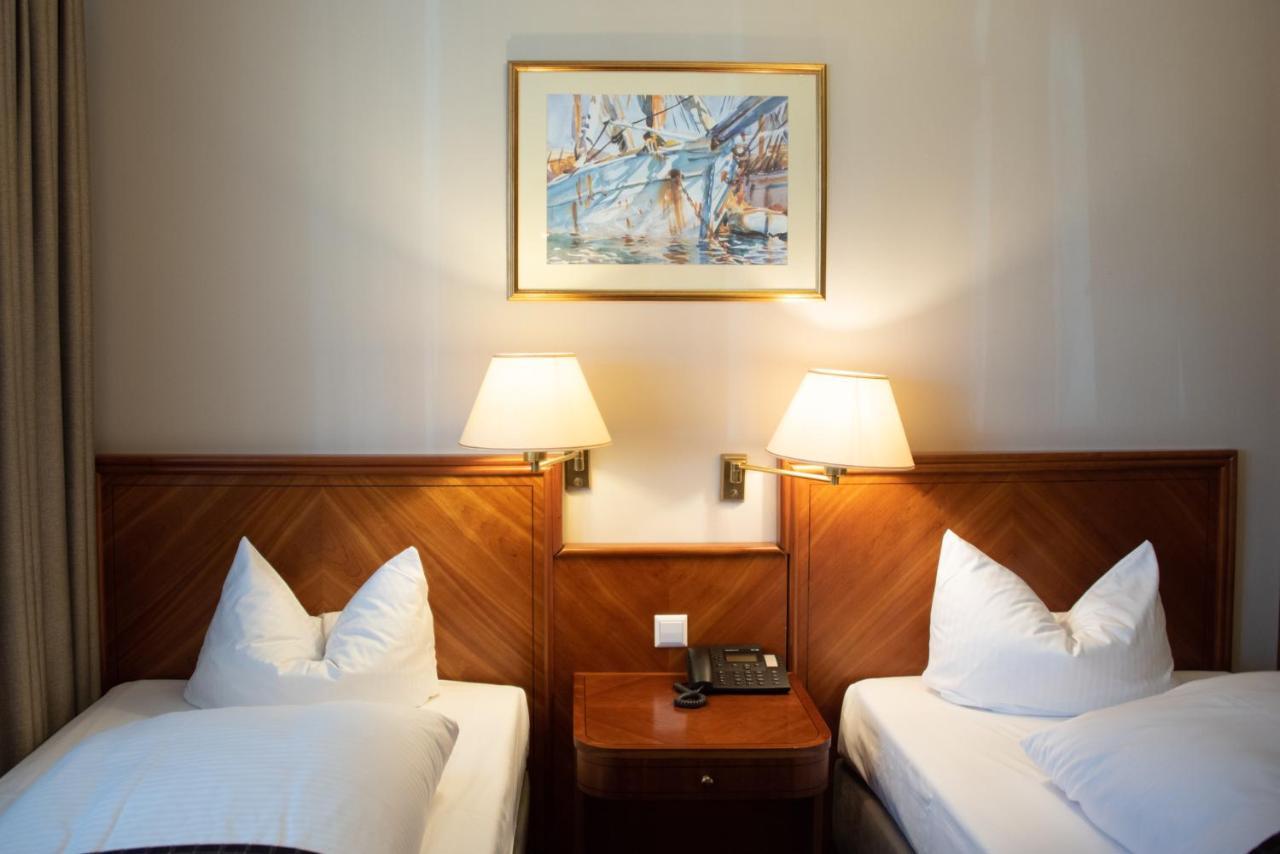 Ross Hotel Stuttgart Ngoại thất bức ảnh
