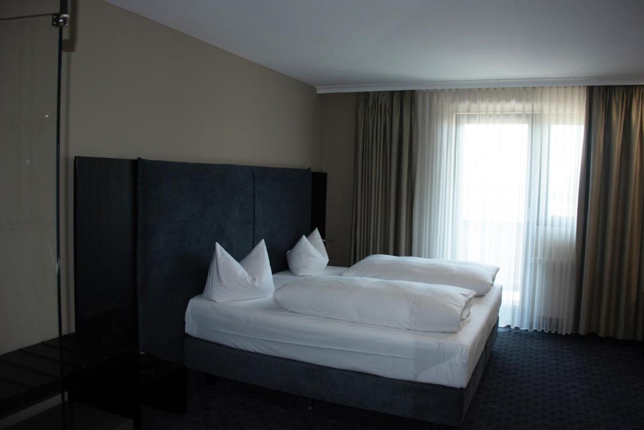 Ross Hotel Stuttgart Ngoại thất bức ảnh