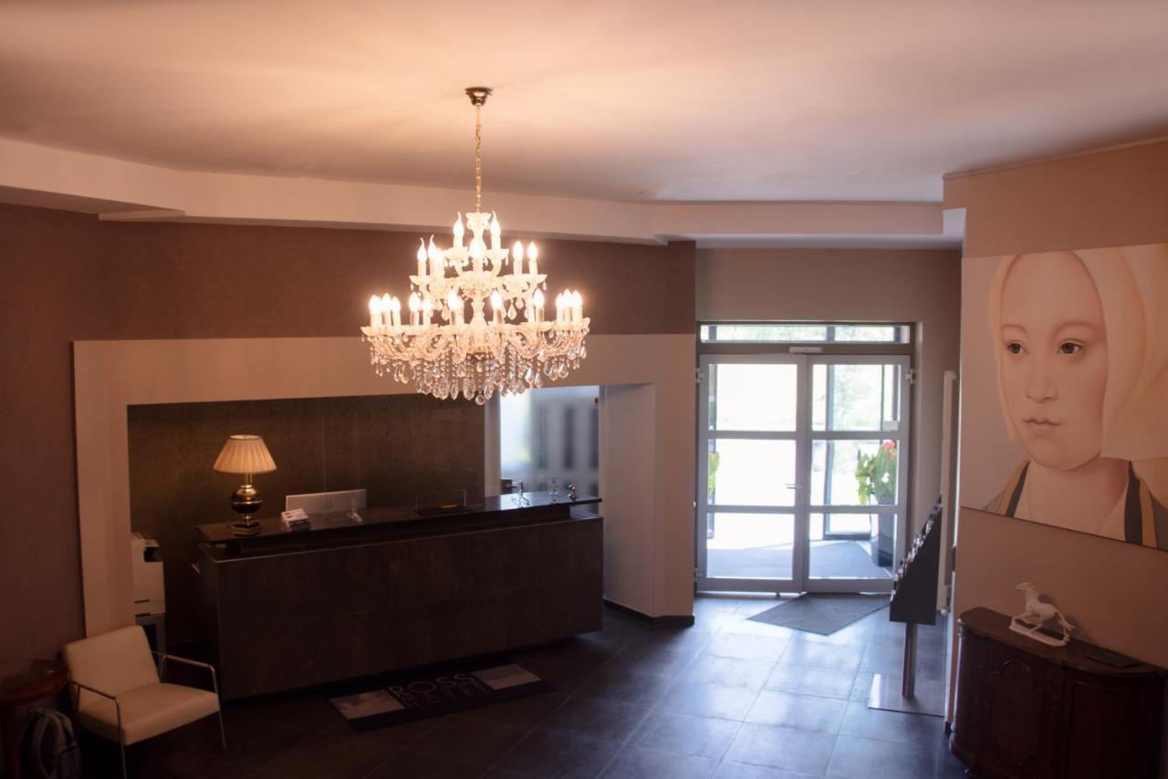 Ross Hotel Stuttgart Ngoại thất bức ảnh