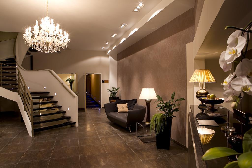 Ross Hotel Stuttgart Ngoại thất bức ảnh